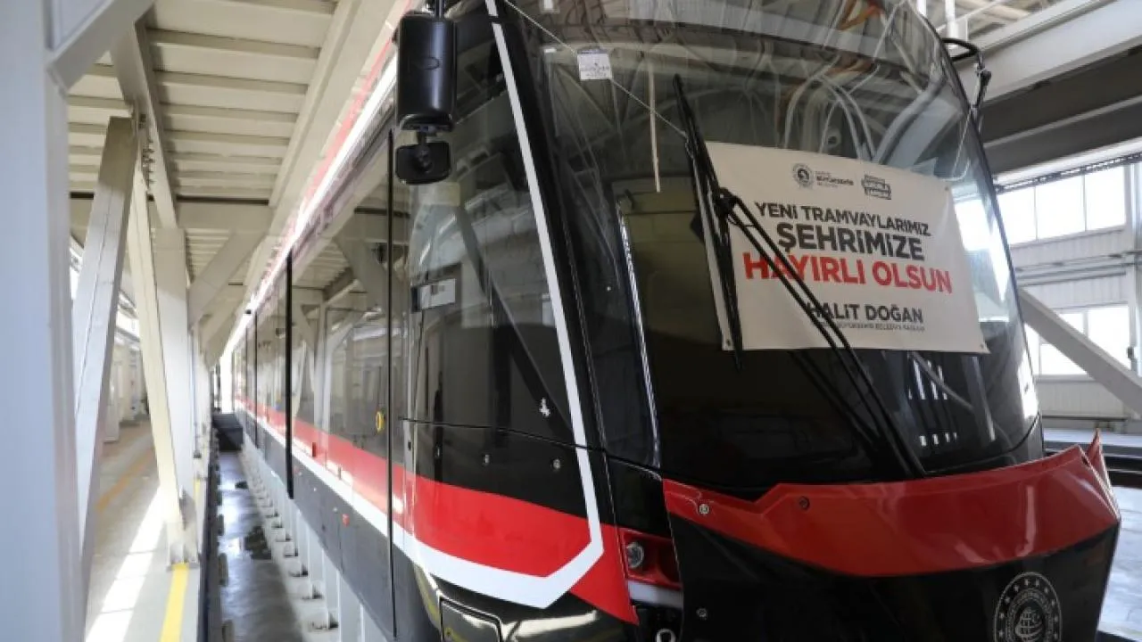 Samsun’un Raylı Sistem Gücü Artıyor: İkinci Yeni Tramvay da Geldi
