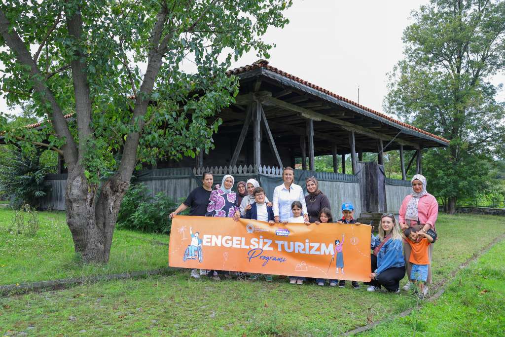 Büyükşehir Engelsiz Turizm Programlarıyla Özel Bireylerin Yanında